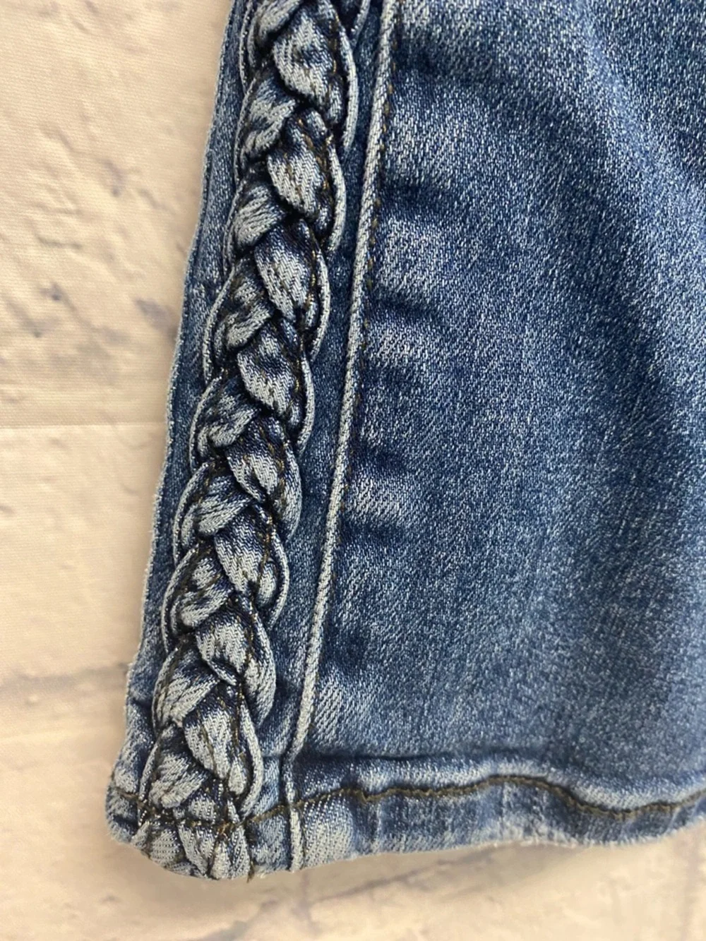 Judy Blue High Waist Cropped Jeans with Braided Side Trim Size 31 - Picture 4 of 13